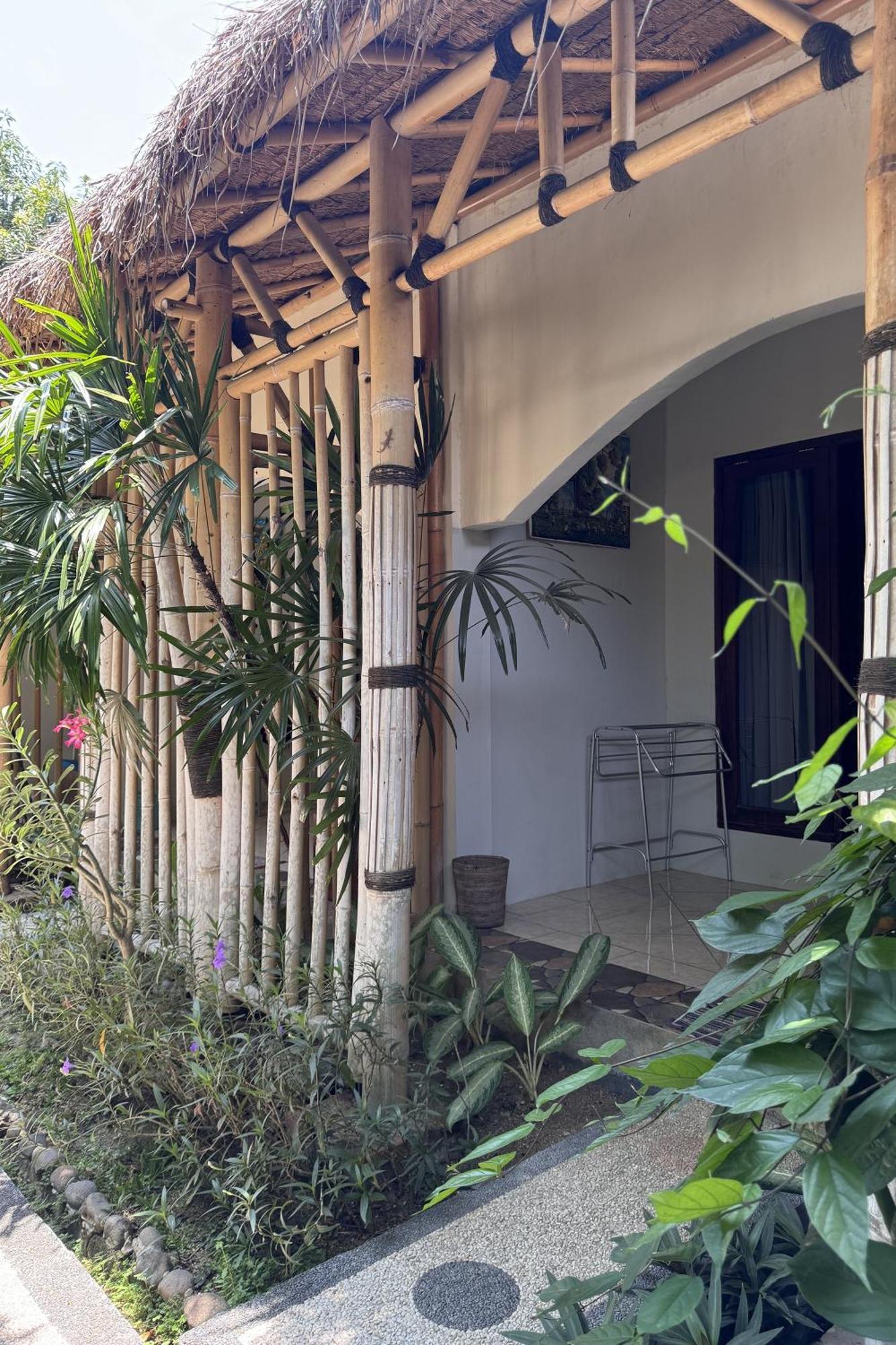 OYO 1056 Senggigi Cottages Lombok Eksteriør bilde